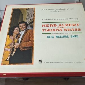 VINYL BOX SET/USED IN VERY GOOD CONDITION/ALL SIDES PLAY